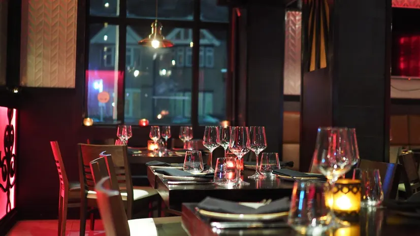 Salle de restaurant — vos convives méritent chaque couvert compté
